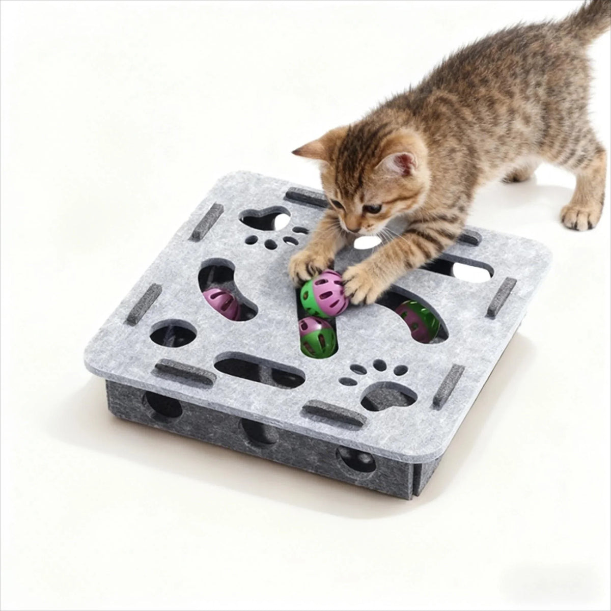Wooden Felt Puzzle Toy — A Quiet Adventure for Curious Cats